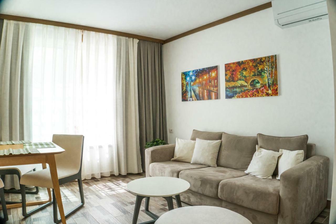 Venere Tirana Suite Deluxe Bagian luar foto