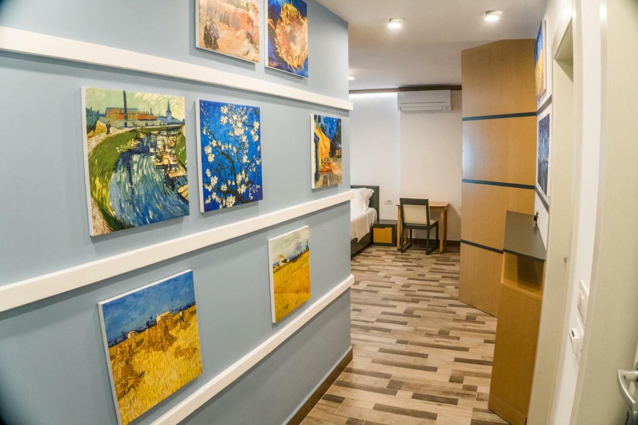 Venere Tirana Suite Deluxe Bagian luar foto