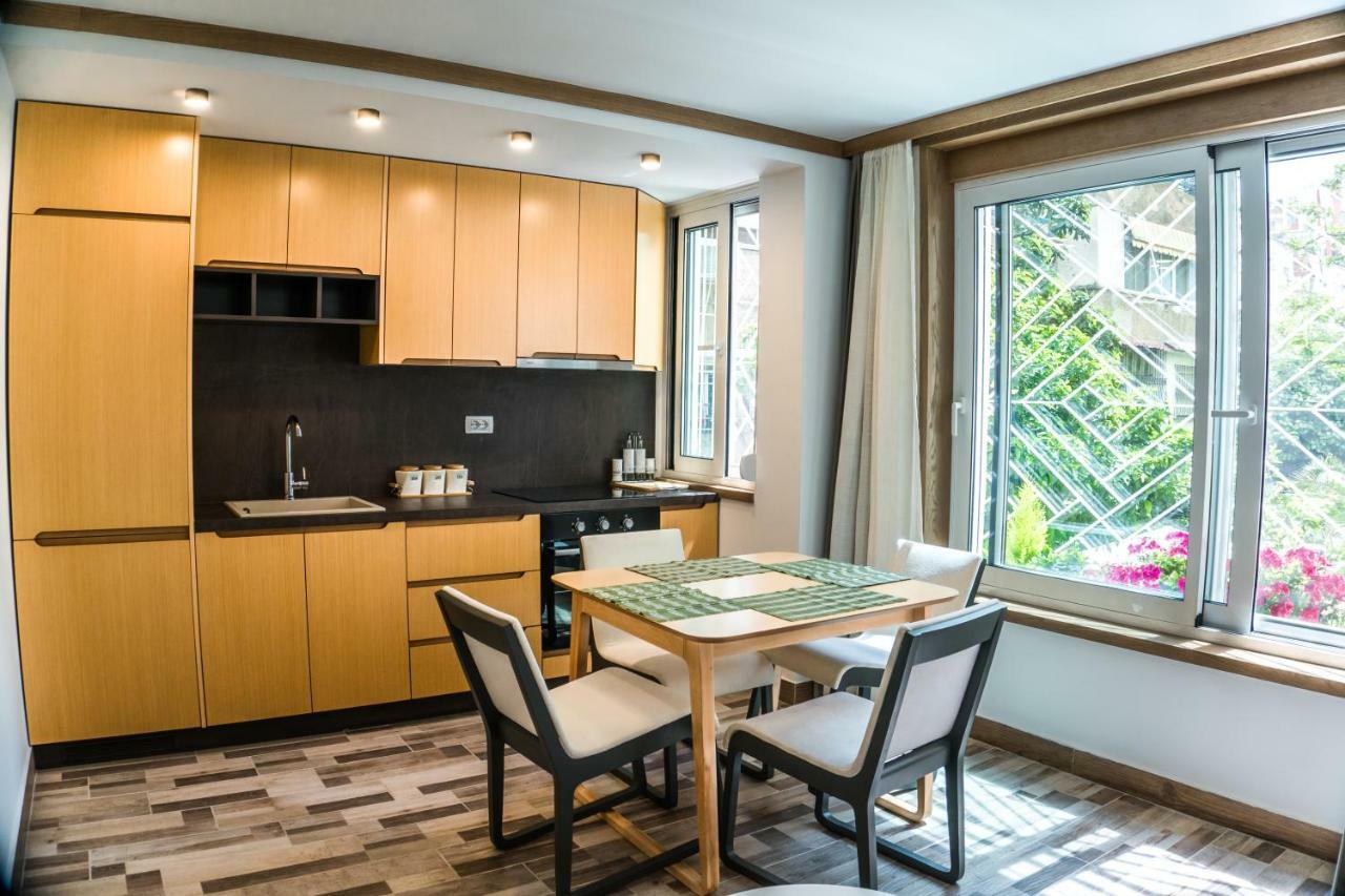 Venere Tirana Suite Deluxe Bagian luar foto