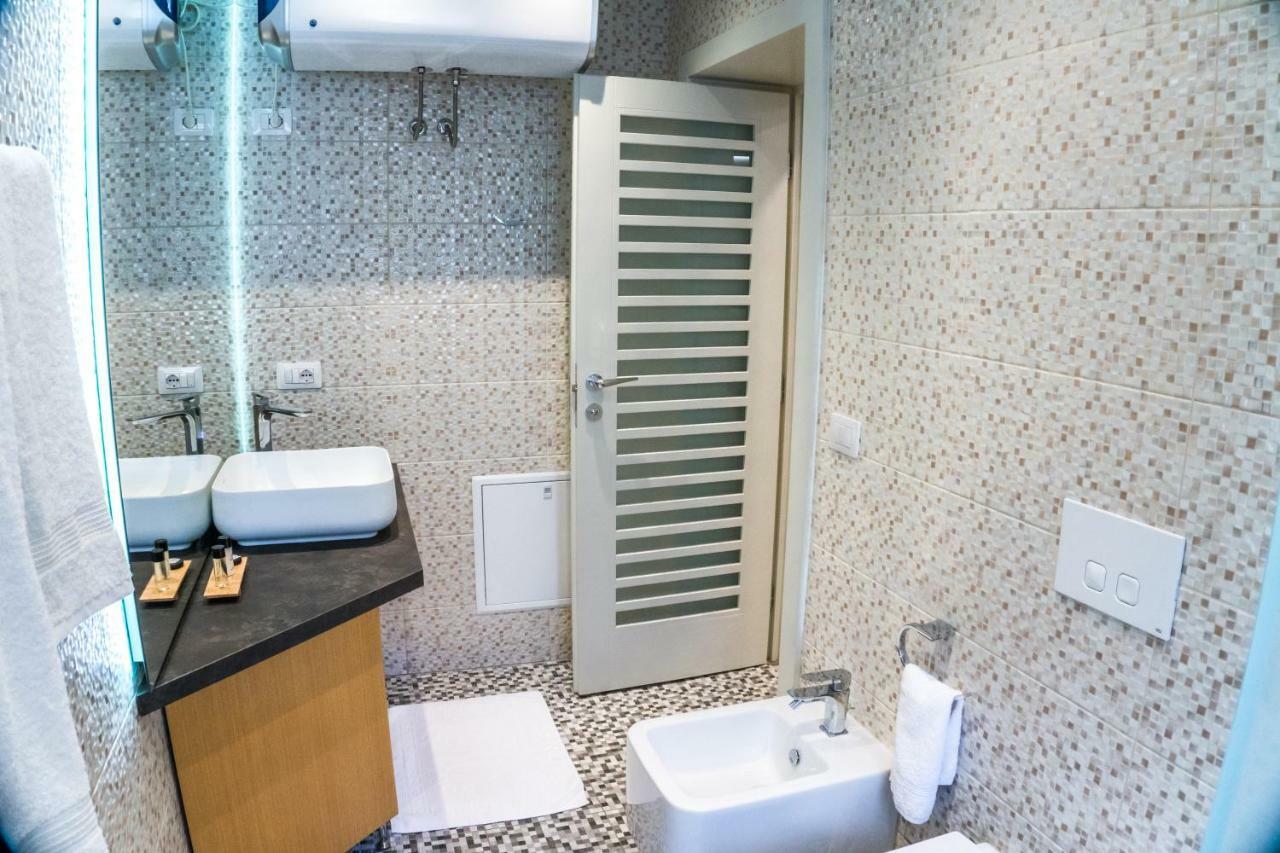 Venere Tirana Suite Deluxe Bagian luar foto