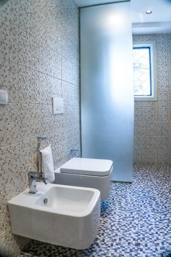 Venere Tirana Suite Deluxe Bagian luar foto